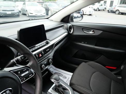 Used 2021 Kia Forte LXS FWD image 13