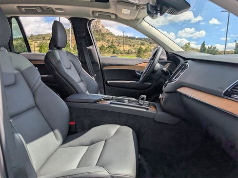 Used 2024 Volvo XC90 B5 Plus image 22