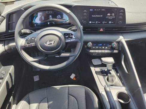 New 2026 Hyundai Elantra SEL Sport FWD image 6