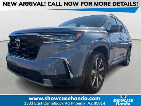 Used 2025 Honda Pilot Touring image 1