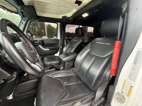 Used 2015 Jeep Wrangler Unlimited Rubicon AWD/4WD image 24