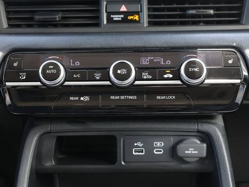 Used 2025 Honda Pilot Touring image 22