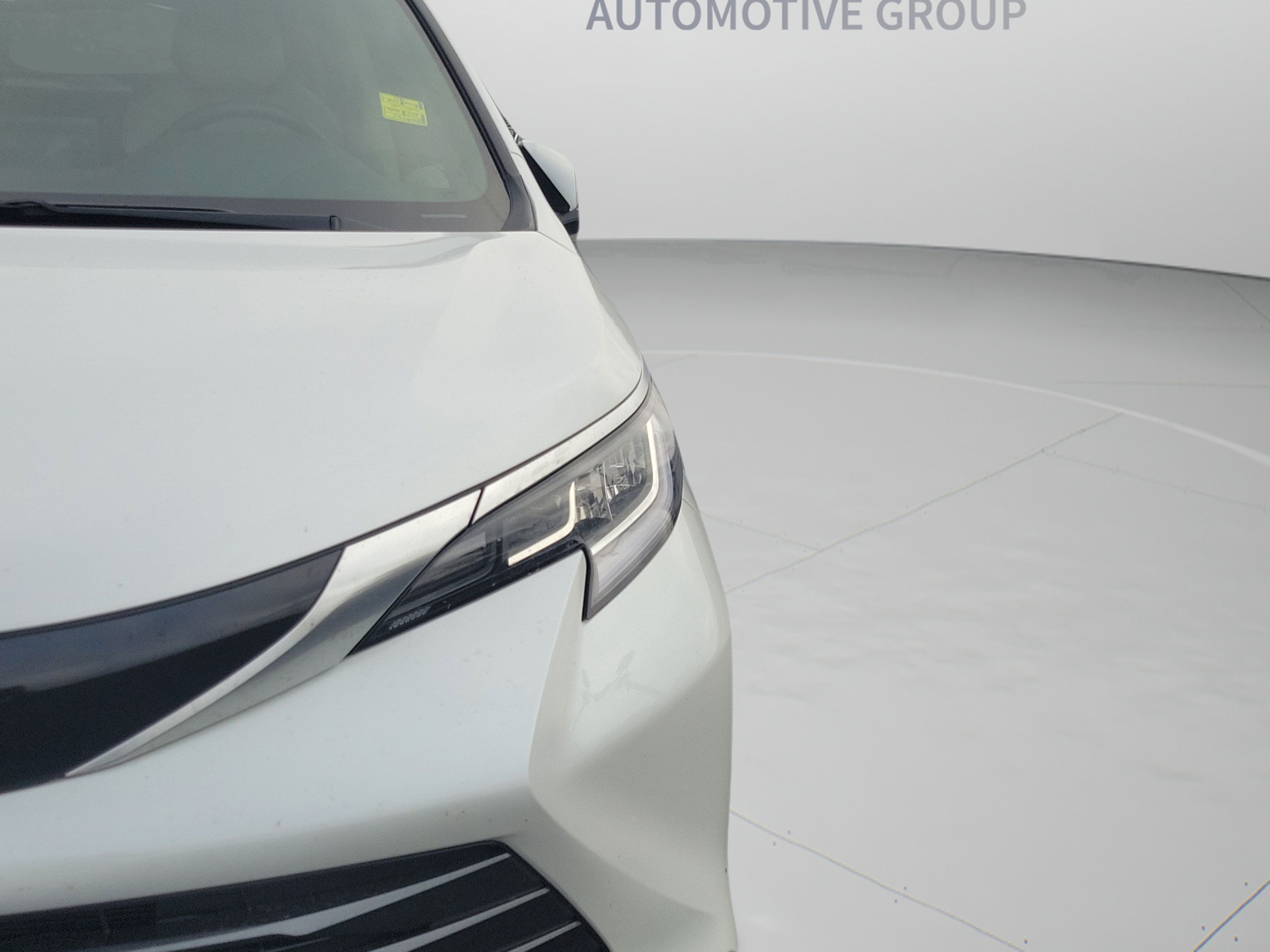 Certified 2025 Toyota Sienna Limited FWD image 12