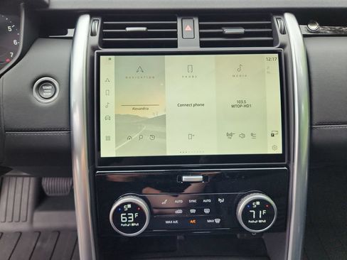 New 2026 Land Rover Discovery S AWD/4WD image 17