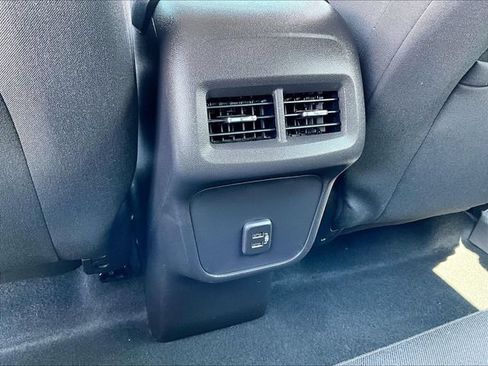 Used 2024 Chevrolet Equinox LS FWD image 28
