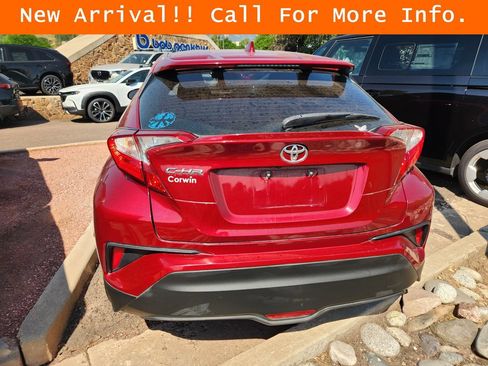 Used 2018 Toyota C-HR XLE FWD image 9