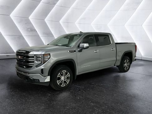 Used 2025 GMC Sierra 1500 SLT image 3