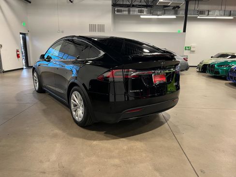 Used 2018 Tesla Model X 75D image 5
