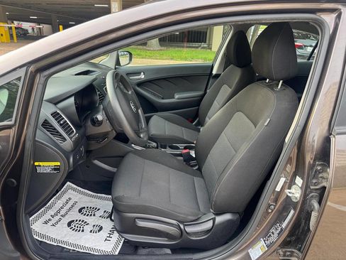 Used 2017 Kia Forte LX FWD image 16