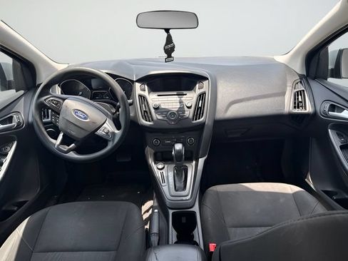 Used 2017 Ford Focus SE FWD image 9
