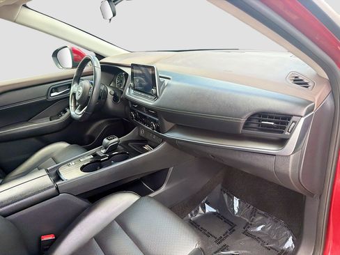 Used 2023 Nissan Rogue SV w/ SV Premium B Package image 32