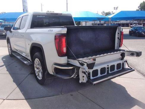 Used 2022 GMC Sierra 1500 SLT AWD/4WD image 21
