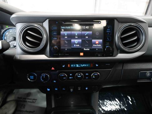 Used 2019 Toyota Tacoma TRD Off-Road image 17