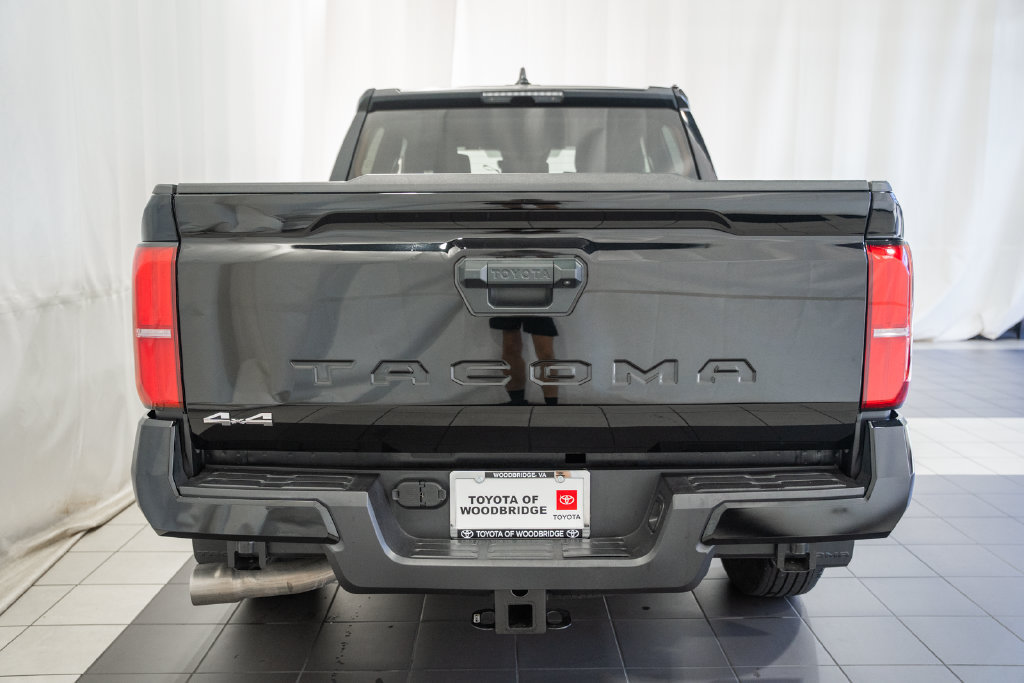 Certified 2025 Toyota Tacoma SR5 AWD/4WD image 5