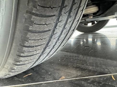 Used 2022 Nissan Rogue SV FWD image 12