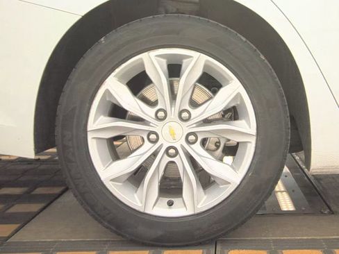 Used 2024 Chevrolet Malibu LT image 12