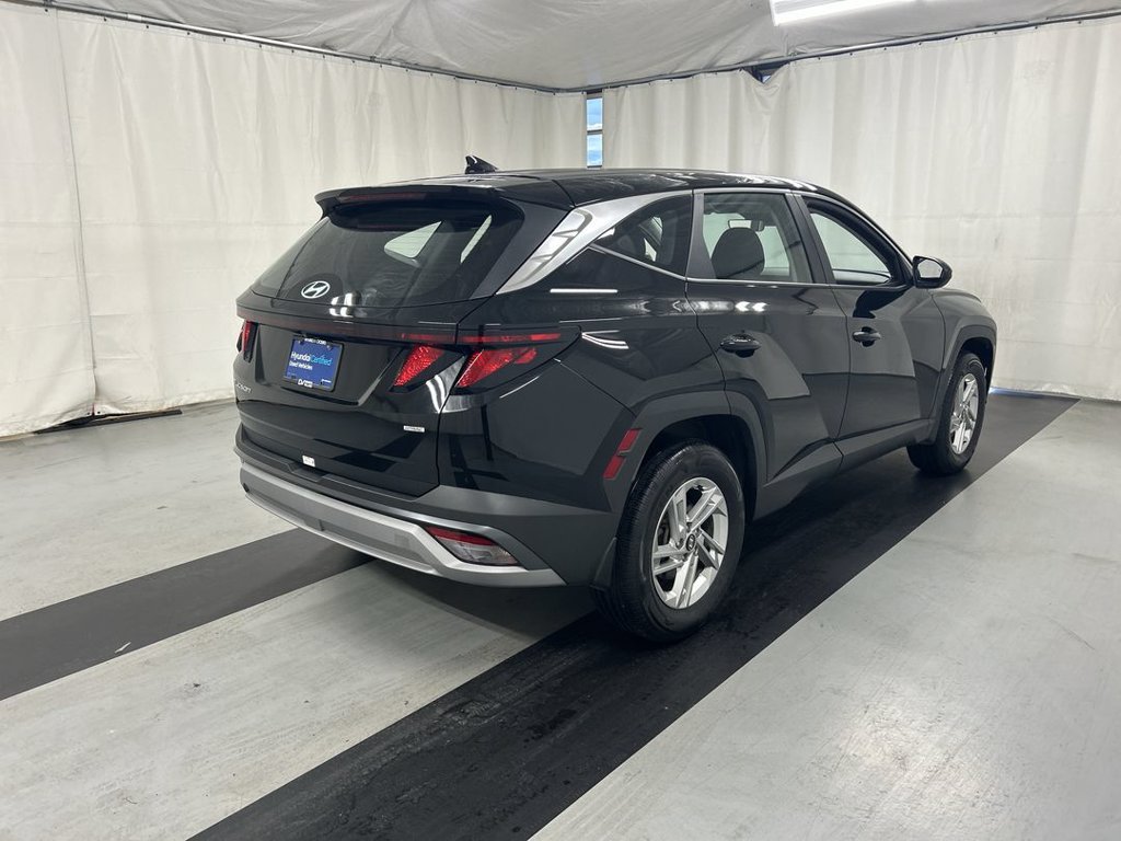 Used 2025 Hyundai Tucson SE AWD/4WD image 2