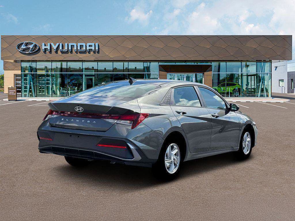 New 2026 Hyundai Elantra SE FWD image 7