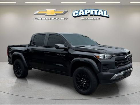 Used 2025 Chevrolet Colorado Trail Boss AWD/4WD image 7