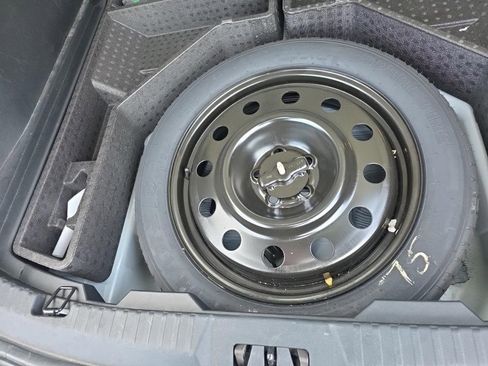 Used 2022 Ford Edge SEL image 16