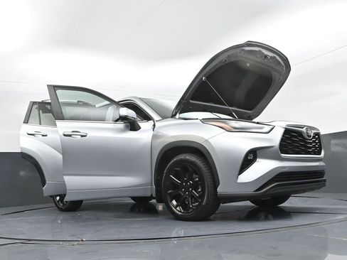 Certified 2023 Toyota Highlander LE image 47