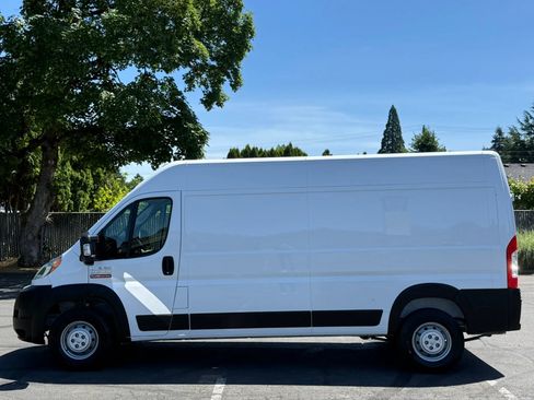 Used 2021 RAM ProMaster 2500 FWD image 2