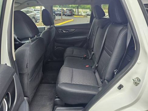 Used 2018 Nissan Rogue SV FWD image 15