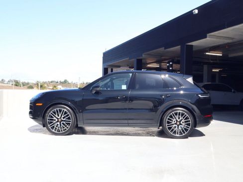New 2026 Porsche Cayenne AWD/4WD image 2