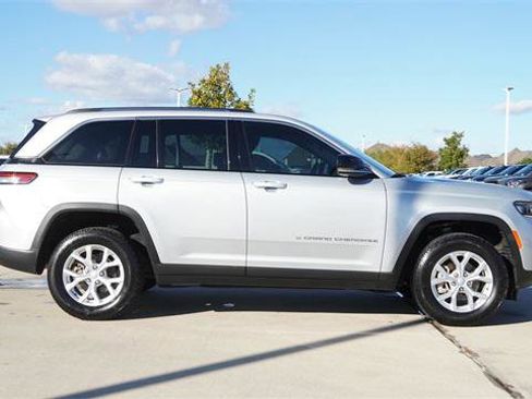 Certified 2023 Jeep Grand Cherokee Limited image 10