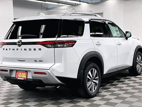 New 2025 Nissan Pathfinder SL image 16