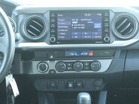 Certified 2022 Toyota Tacoma SR5 AWD/4WD image 10