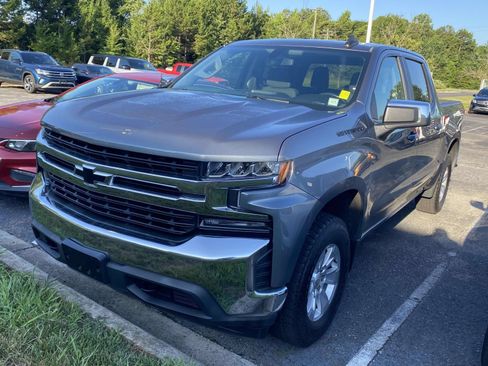 Used 2021 Chevrolet Silverado 1500 LT w/ Bed Protection Package AWD/4WD image 3