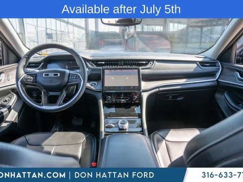 Used 2023 Jeep Grand Cherokee L Limited AWD/4WD image 3