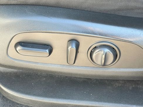 Used 2022 Chevrolet Equinox LT image 25