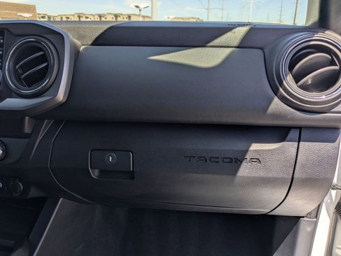 Used 2020 Toyota Tacoma TRD Off-Road AWD/4WD image 28