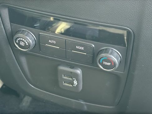 Used 2024 Buick Enclave Essence FWD image 13