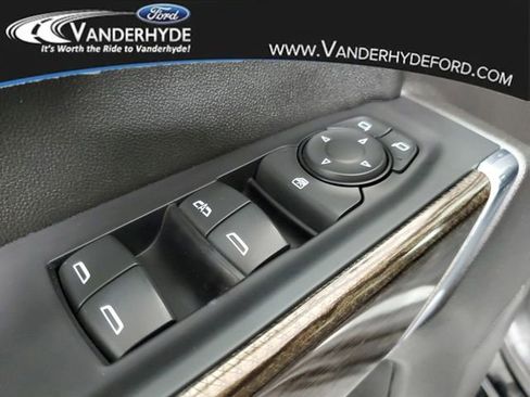 Used 2020 Chevrolet Silverado 1500 LT w/ All-Star Edition image 17