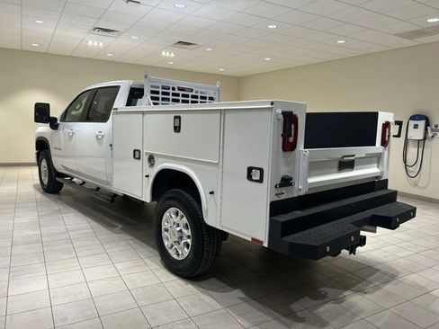 Certified 2025 Chevrolet Silverado 3500 LT w/ Safety Package image 3