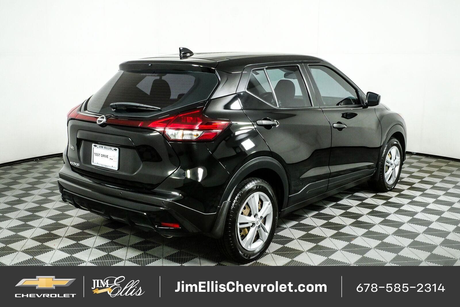 Used 2022 Nissan Kicks S FWD image 3