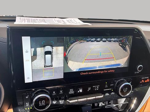 Used 2023 Toyota Highlander Platinum FWD image 27
