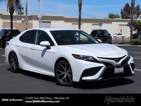 Used 2023 Toyota Camry SE image 1