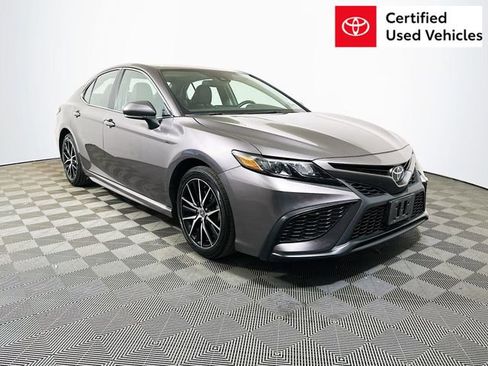 Certified 2024 Toyota Camry SE image 1