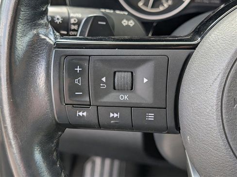 Used 2022 Nissan Pathfinder SV image 19