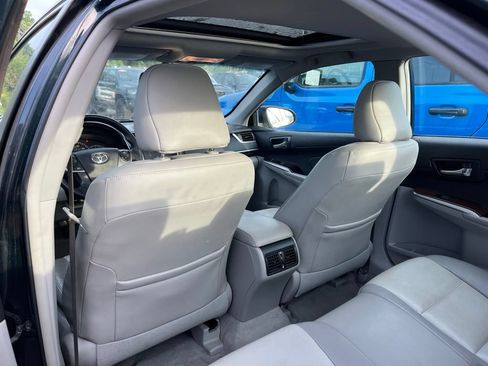 Used 2014 Toyota Camry XLE w/ Leather Package FWD image 9