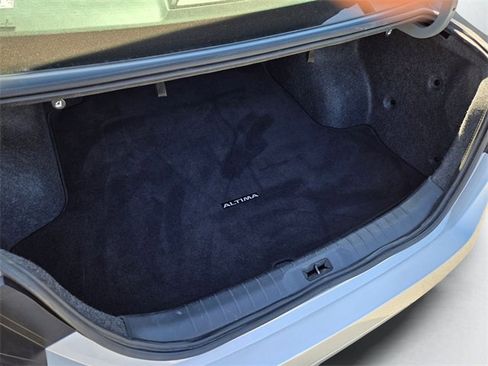 Used 2022 Nissan Altima 2.5 SV image 9