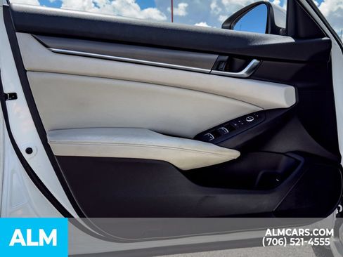 Used 2018 Honda Accord LX image 12