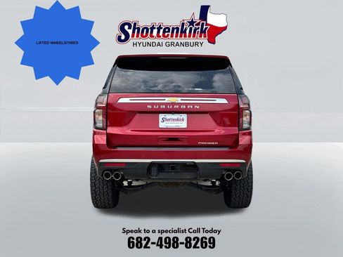 Used 2021 Chevrolet Suburban Premier AWD/4WD image 7