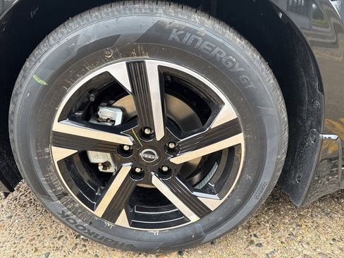 New 2025 Nissan Sentra SV image 10