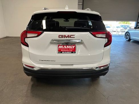 Used 2024 GMC Terrain SLT FWD image 4