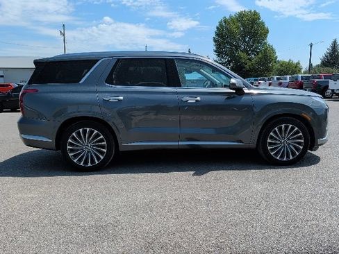 Used 2024 Hyundai Palisade Calligraphy AWD/4WD image 3